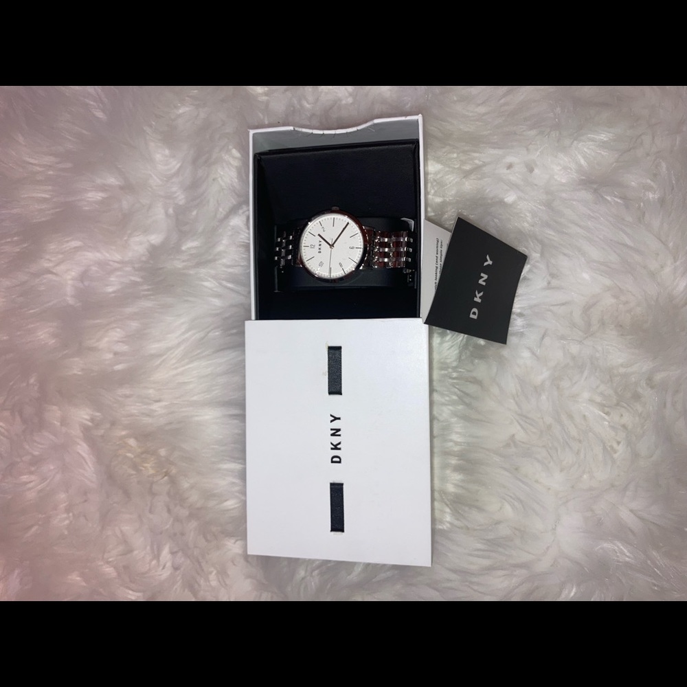 DKNY WATCH